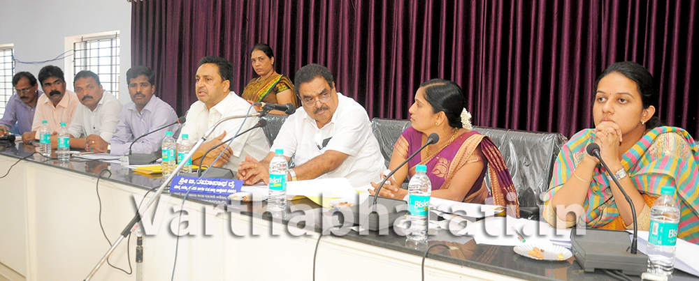 ಖಾಸಗಿ ಬೋರ್‌ವೆಲ್ ವಶಪಡಿಸಿ ಸಾರ್ವಜನಿಕರಿಗೆ ನೀರು ಪೂರೈಸಿ: ಗ್ರಾಮ ಪಂಚಾಯತ್ ಪಿಡಿಒಗಳಿಗೆ ಜಿಲ್ಲಾಧಿಕಾರಿ ಆದೇಶ